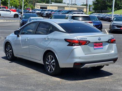 2021 Nissan Versa 1.6 SV