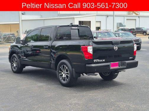 2024 Nissan Titan SV