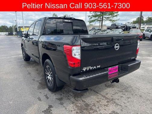 2024 Nissan Titan SV