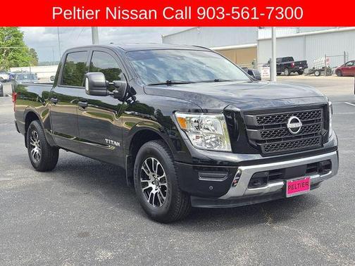 2024 Nissan Titan SV