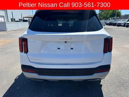 Glacial White Pearl 2025 Kia Sorento LX