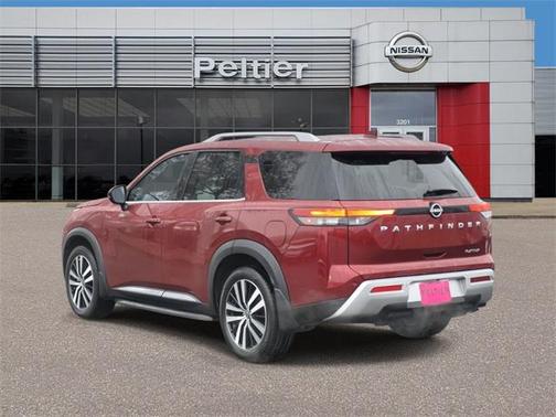 2023 Nissan Pathfinder Platinum FWD