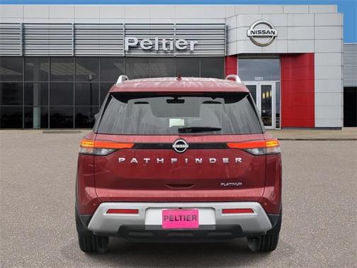 2023 Nissan Pathfinder Platinum FWD