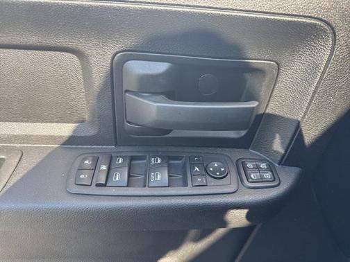 2023 RAM 2500 Tradesman Crew Cab 4x4 6'4' Box