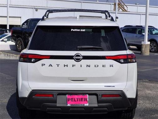 2025 Nissan Pathfinder SV FWD