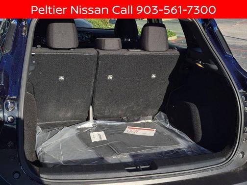 Deep Blue Pearl 2027 Nissan Kicks S