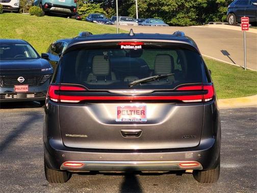 2021 Chrysler Pacifica Touring L
