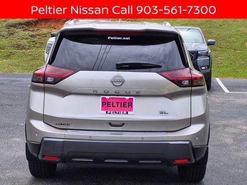 Champagne Silver Metallic 2025 Nissan Rogue SL