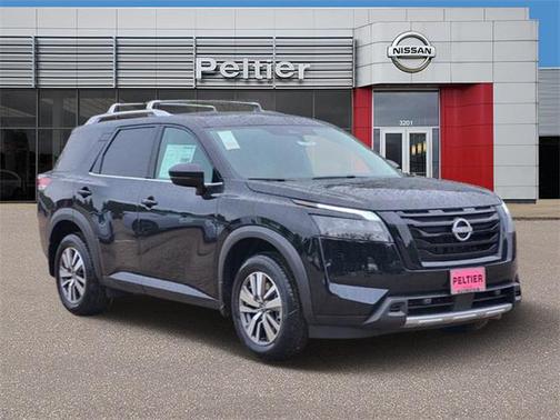 2025 Nissan Pathfinder SL FWD