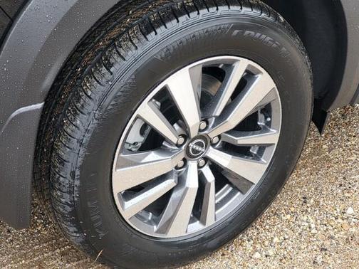 2025 Nissan Pathfinder SL FWD