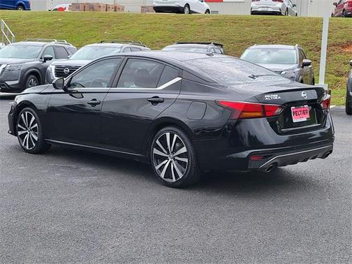 2021 Nissan Altima SR FWD