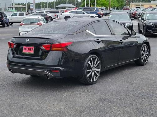 2021 Nissan Altima SR FWD