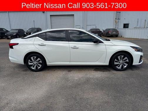 Glacier White 2025 Nissan Altima S FWD