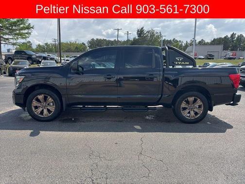 2024 Nissan Titan SV