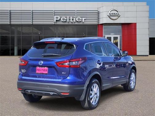 2022 Nissan Rogue Sport SV