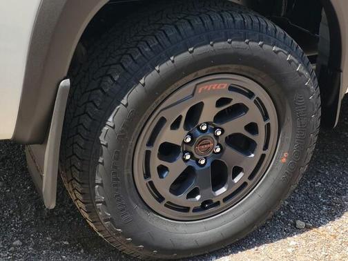 2025 Nissan Frontier PRO-4X