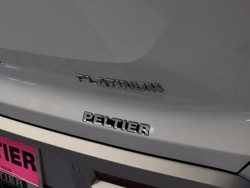 2025 Nissan Pathfinder Platinum FWD