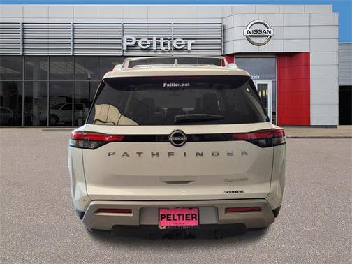2025 Nissan Pathfinder Platinum FWD