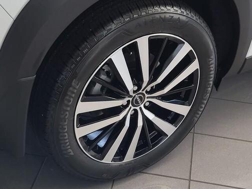 2025 Nissan Pathfinder Platinum FWD