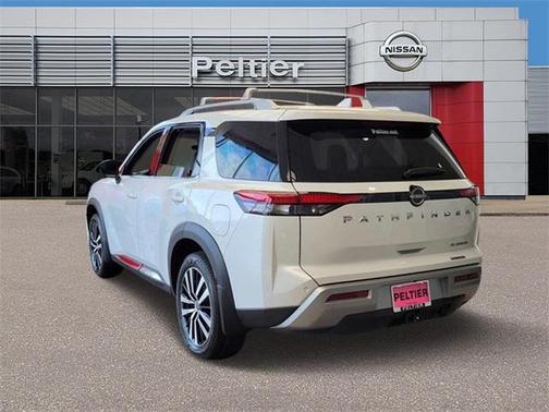 2025 Nissan Pathfinder Platinum FWD