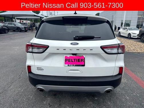 Star White Metallic Tri-Coat 2022 Ford Escape SEL