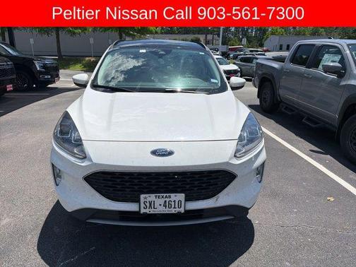 Star White Metallic Tri-Coat 2022 Ford Escape SEL