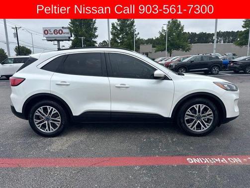 Star White Metallic Tri-Coat 2022 Ford Escape SEL