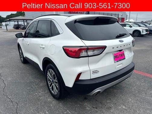 Star White Metallic Tri-Coat 2022 Ford Escape SEL
