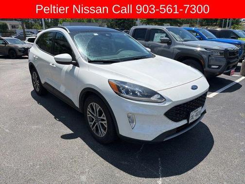 Star White Metallic Tri-Coat 2022 Ford Escape SEL
