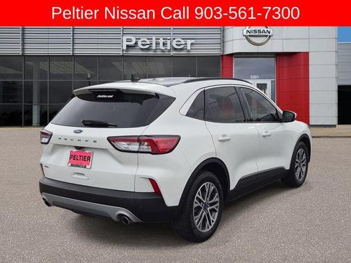 Star White Metallic Tri-Coat 2022 Ford Escape SEL