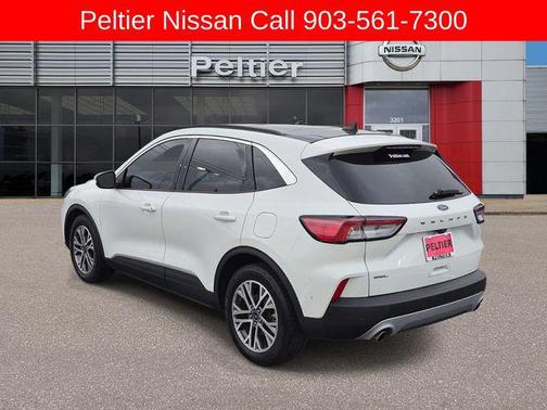 Star White Metallic Tri-Coat 2022 Ford Escape SEL
