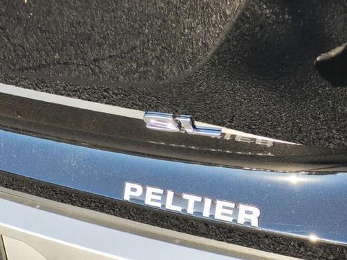 2025 Nissan Pathfinder SL FWD