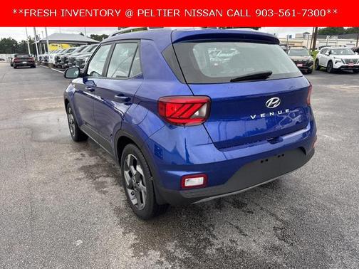 2024 Hyundai VENUE SEL