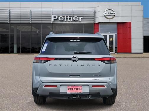 2025 Nissan Pathfinder Platinum FWD