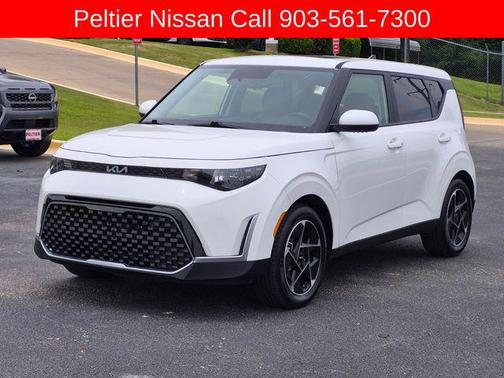 Snow White Pearl 2025 Kia Soul EX