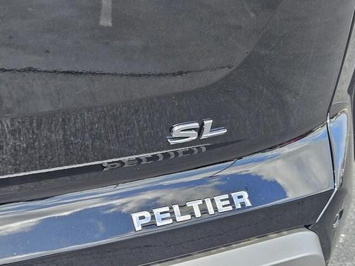 2025 Nissan Pathfinder SL FWD