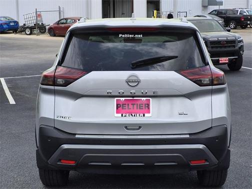 2022 Nissan Rogue SL