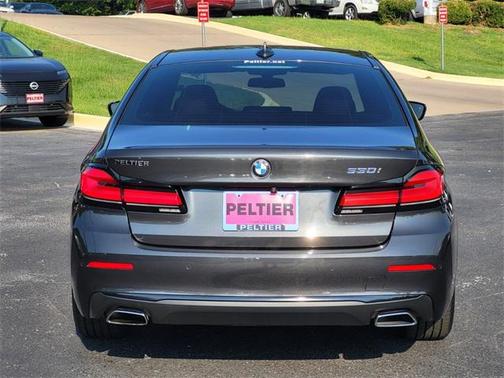 2021 BMW 530 530i