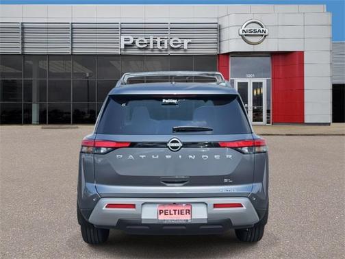 2025 Nissan Pathfinder SL FWD