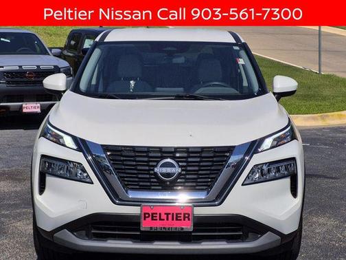 Pearl White Tricoat 2023 Nissan Rogue SV