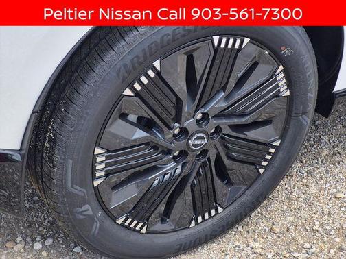 Everest White Pearl/Black 2026 Nissan Murano Platinum