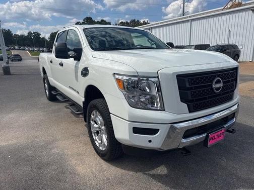 2024 Nissan Titan XD SV