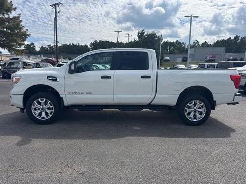 2024 Nissan Titan XD SV