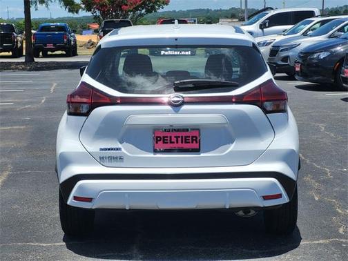 2023 Nissan Kicks S