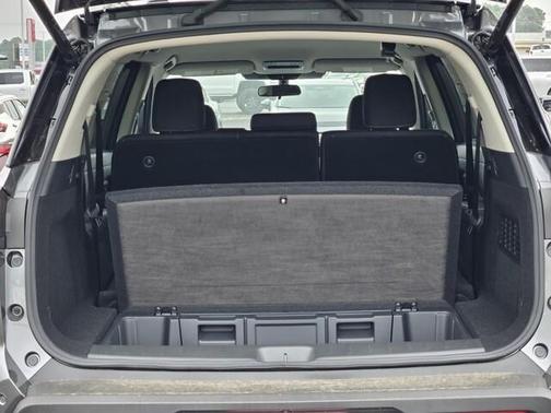2025 Nissan Pathfinder SV FWD