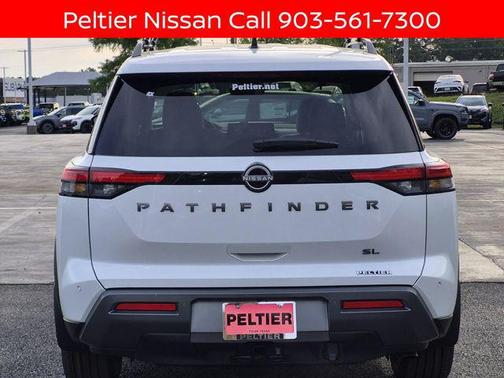 Everest White Pearl Tricoat 2026 Nissan Pathfinder SL