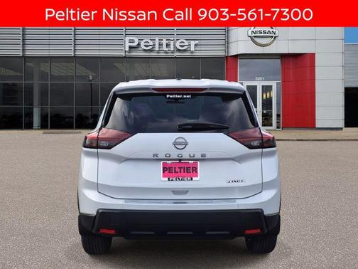 Everest White Pearl Tricoat 2026 Nissan Rogue SV