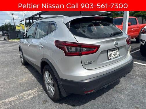 Brilliant Silver Metallic 2022 Nissan Rogue Sport SV