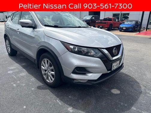 Brilliant Silver Metallic 2022 Nissan Rogue Sport SV