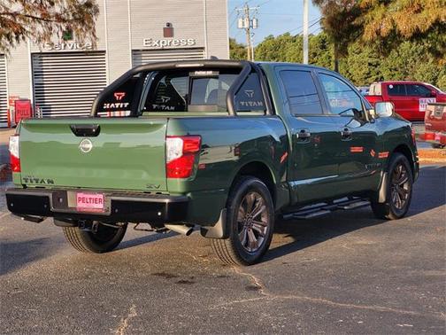 2024 Nissan Titan SV
